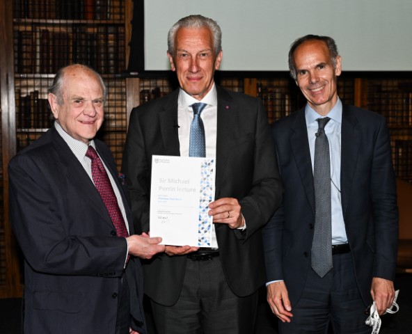 Photo from Medicine 2025 }}