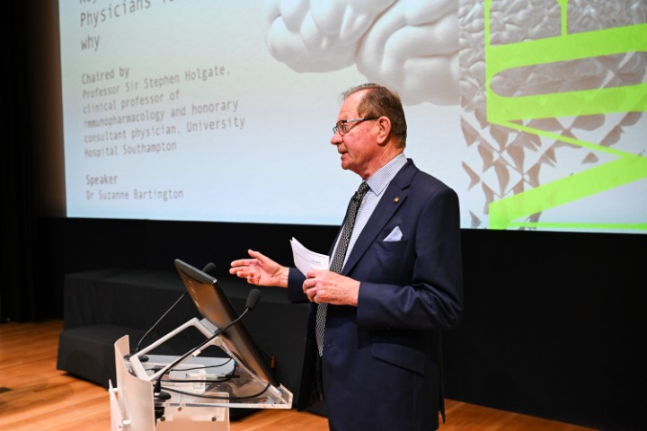 Photo from Medicine 2025 }}